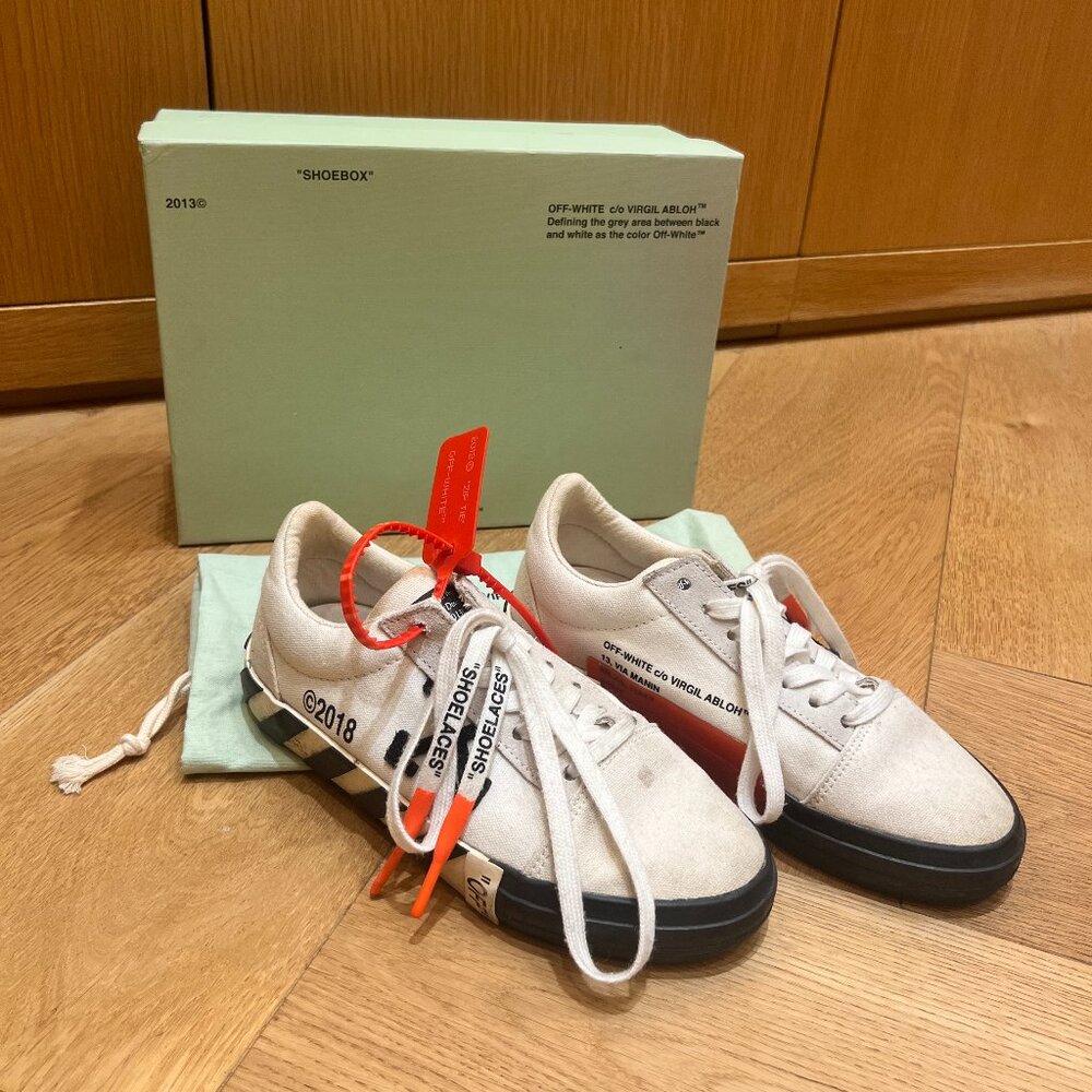 OFF WHITE - Vulc Top Low White Sneakers
